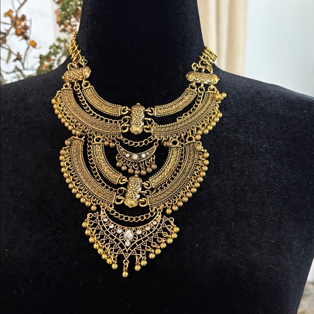 Elegant Ancient Gold Statement Necklace NIB